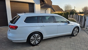 VW Passat GTE Plug-in Hybrid 2016 - imagine 2