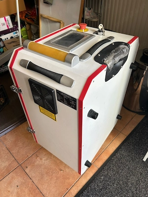 Aparat curatare laser