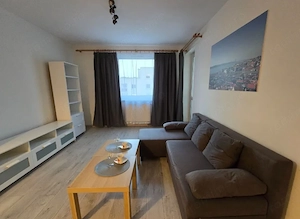 Inchiriez garsoniera zona 1 Decembrie 1918