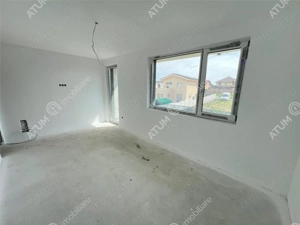 Casa cu 3 camere 2 bai si curte de 170 mp zona Calea Cisnadiei Sibiu - imagine 3