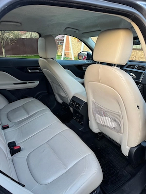 Jaguar F-Pace 2020 | 2.0D 180CP | Euro 6 | Dotări de Top | 19.000  - imagine 9