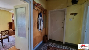 Apartament in asociatie etaj 2 zona centrala - imagine 3
