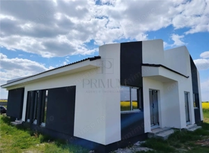 Duplex pe plan - zona in plina dezvoltare - personalizare interioara
