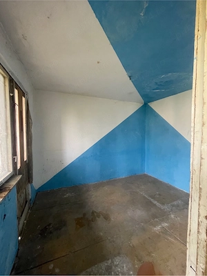 Melodiei 8,apartament 2 camere,etaj 4,trebuie renovat,33000 euro negociabil