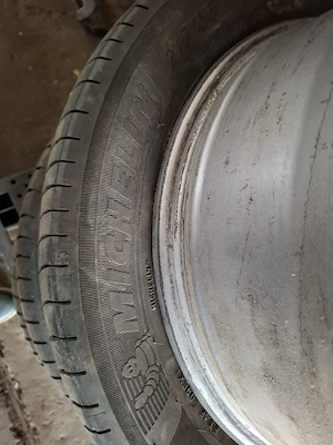 anvelopa michelin 215 55 r17  - imagine 3