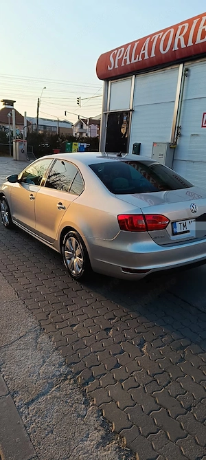  Vand Vw Jetta - imagine 2
