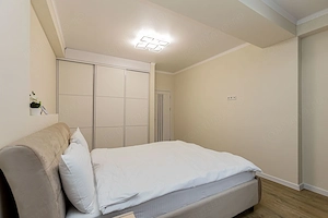 Apartament cu 2 camere de închiriat în zona 1 Decembrie