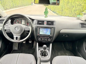 VW Jetta 2012 Match  - imagine 6