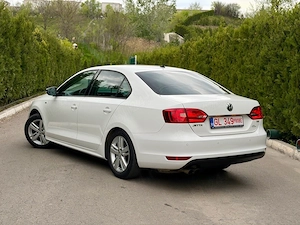 VW Jetta 2012 Match  - imagine 4