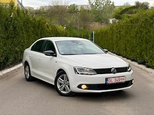 VW Jetta 2012 Match  - imagine 2