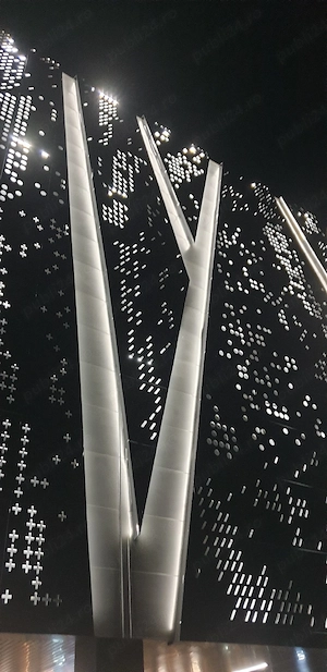 Vând  spații comerciale 