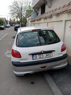 Vând Peugeot 206 ,2004 , 1.4 hdi ,pt reparat sau piese - imagine 3