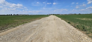 De vanzare teren intravilan, oportunitate excelenta de investiti 40  Mp