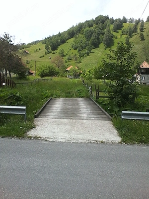 Teren intravilan 6265 mp si casa in zona Bran-Simon