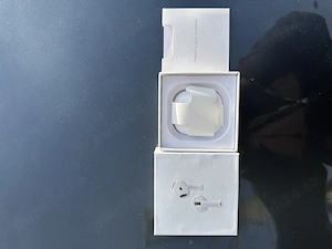 Vând AirPods 4 ANC