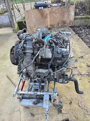 Motor Nissan 3.0 L diesel  - imagine 3