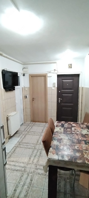 De vânzare apartament 3 camere 