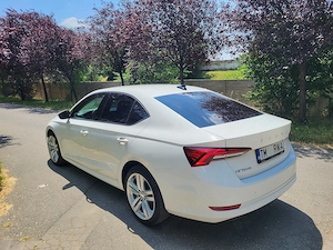 Skoda Octavia 2022 Diesel 2.0 TDI Limuzina Full LED R18 ACC LKA unic proprietar - imagine 4