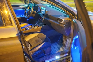 Seat Leon 1.4 e-Hybrid DSG FR plug-in hibrid la comanda FULL EXTRA 3.8 l 100km sau 15,8 kWh 100 km - imagine 5