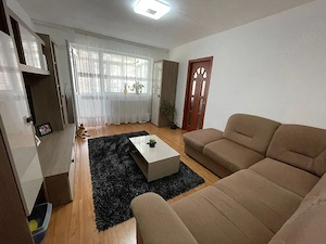 Apartament 2 camere, izolat,centrală, terasă termopan si loc de parcare - imagine 4