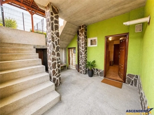 Casa potential:activitati comerciale, birouri, locuire multifamiliala,677 mp teren - imagine 12