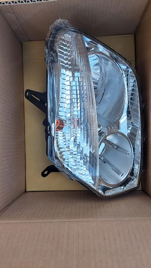 Far Dacia Duster, stare foarte buna