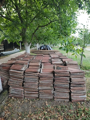Vand tigla ceramica de foarte buna calitate utilizata