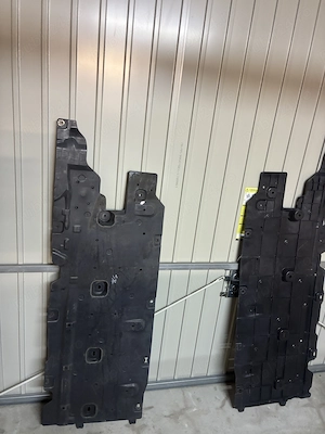 Renault Megane IV Protecție inferioară laterală 748155384R - imagine 4