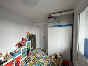 Apartament cu 3 camere, 2 băi, decomandat, etaj 2 din 4 - imagine 7