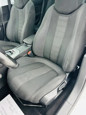 PEUGEOT 308 - imagine 14