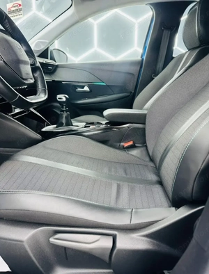 PEUGEOT 208 - imagine 11