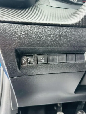 PEUGEOT 208 - imagine 18