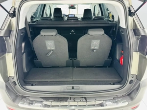 PEUGEOT 5008 - imagine 17