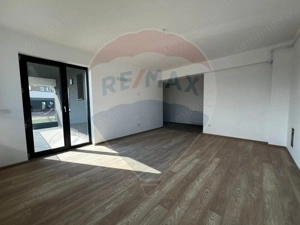 Apartament cu 2 camere de închiriat in bloc nou Valcom Residence III
