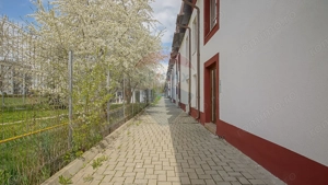 Apartament cu 3 camere de vânzare în zona Tractorul - imagine 12