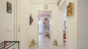 Apartament cu 3 camere de vânzare în zona Tractorul - imagine 18