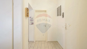 Apartament cu 3 camere de vânzare în zona Tractorul - imagine 8