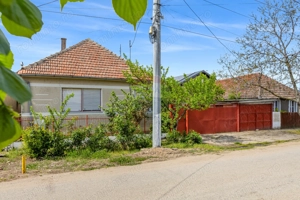 Casă cu 4 camere și teren 1007 mp în localitatea Horia, 10 Km de Arad