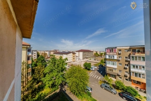 Apartament 3 camre de vanzare in Micalaca
