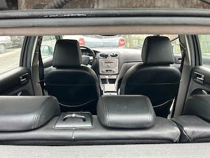 vand ford focus 2010