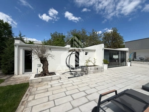 Casa individuala de lux, cu piscina, de vanzare, zona Lunei Timisoara - imagine 3