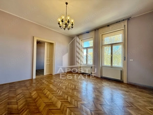 Apartament 5 camere de vanzare, renovat, zona Sinaia Timisoara