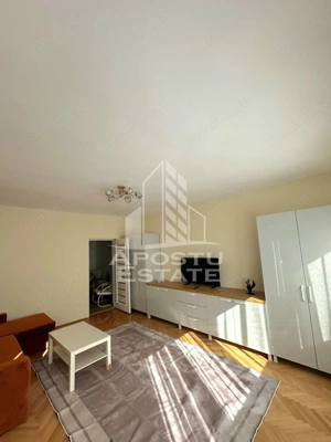 Apartament 2 camere decomandat,zona ultracentral - imagine 2