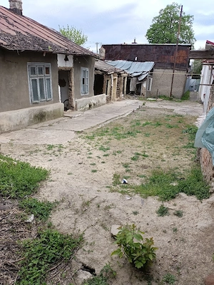 vând casă bătrânească  - imagine 2