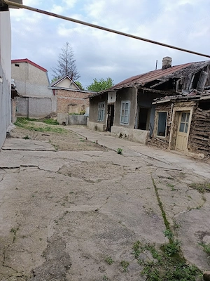 vând casă bătrânească  - imagine 3