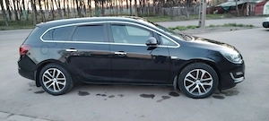 Opel Astra J Sports Tourer  - imagine 4