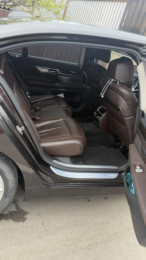 BMW Seria 7 varianta LONG (extra lung) - imagine 6