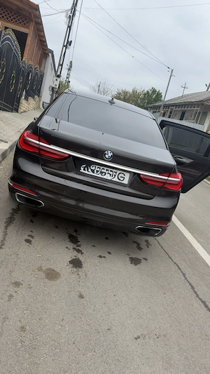 BMW Seria 7 varianta LONG (extra lung) - imagine 4