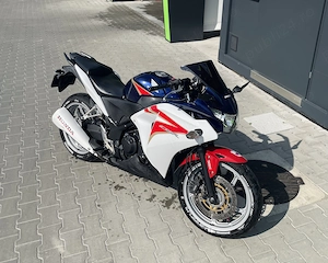 Honda CBR 250R 2011 - ABS - imagine 2