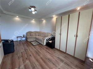 Apartament 2 camere decomandate cu boxa si pivnita zona Vasile Aaron - imagine 2